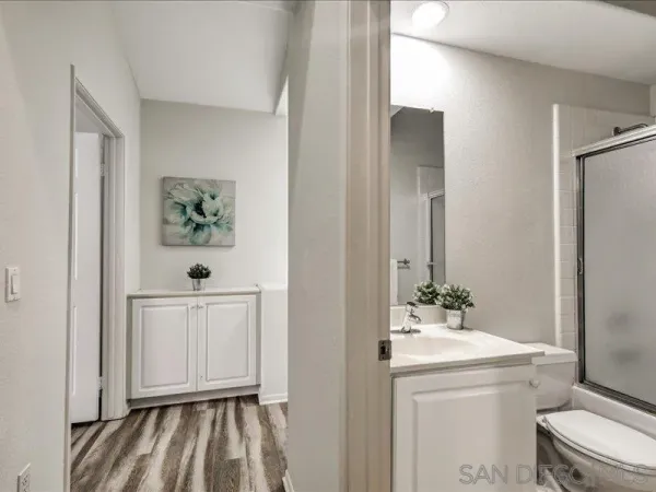 $4,800 | 8641 Via Mallorca, Unit F, La Jolla, CA 92037