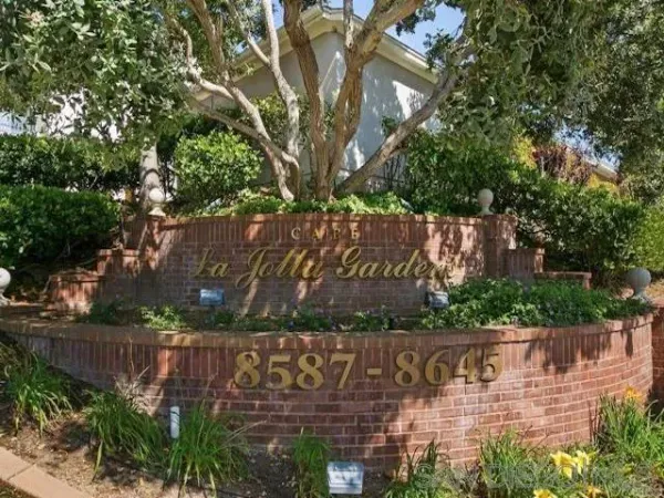 $4,800 | 8641 Via Mallorca, Unit F, La Jolla, CA 92037