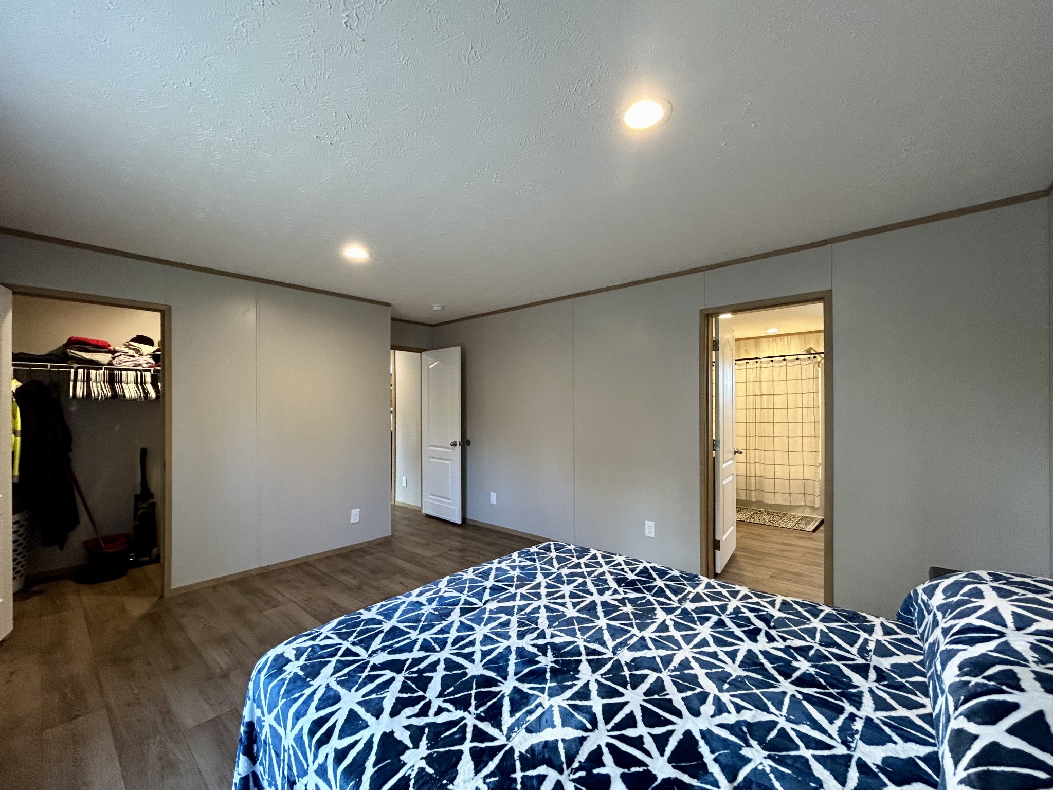 443 Sickler Road Hohenwald, TN 38462 - Photo 19 of 33 a bedroom with a bed and a window