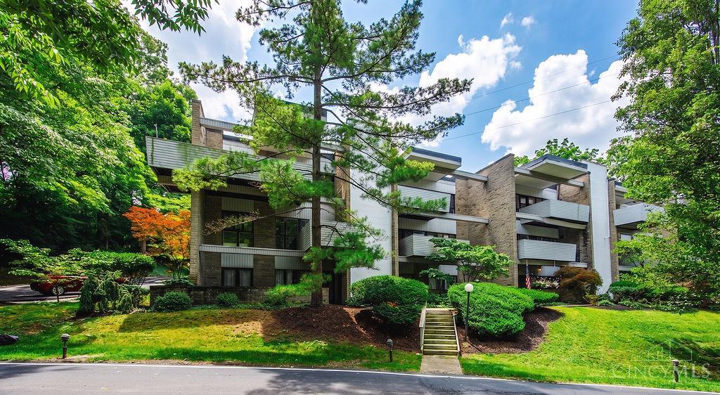 399 West Galbraith Road, Unit 101 Cincinnati, OH 45215 - Photo 31 of 35