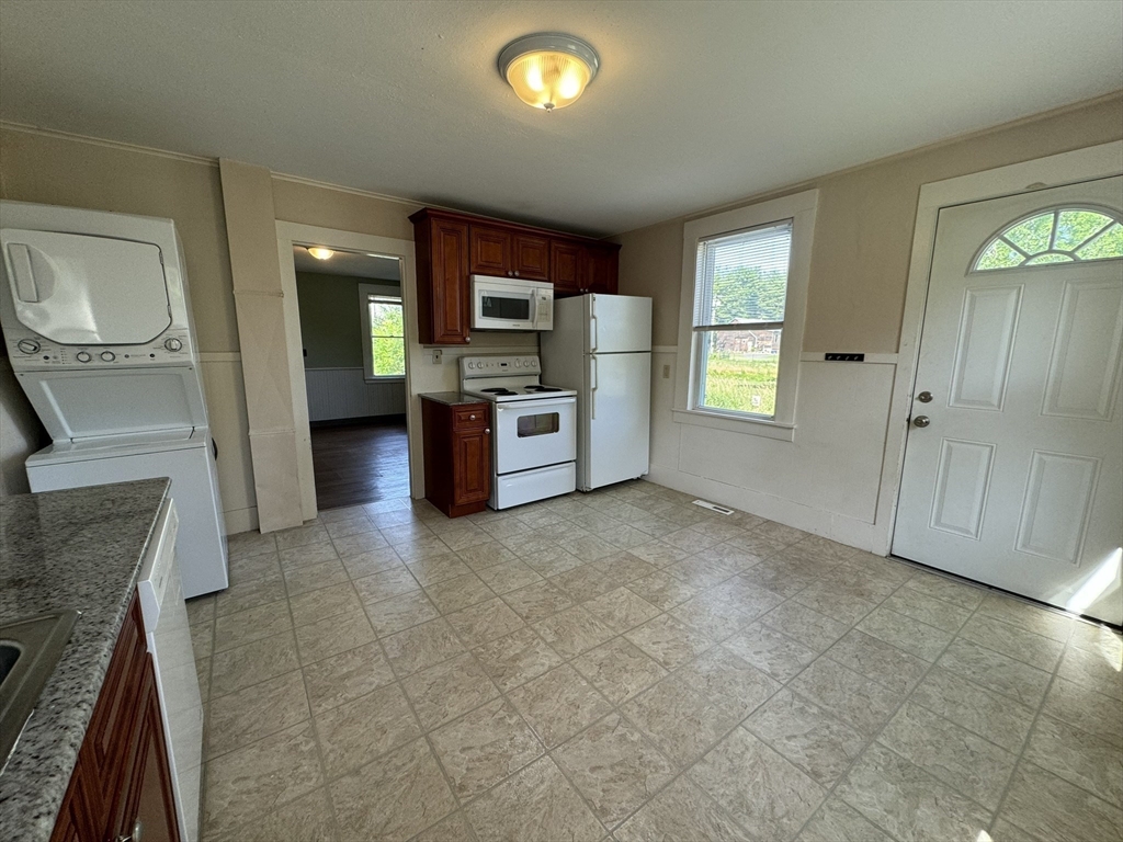 46 Old Amherst Road Sunderland, MA 01375 - Photo 4 of 24