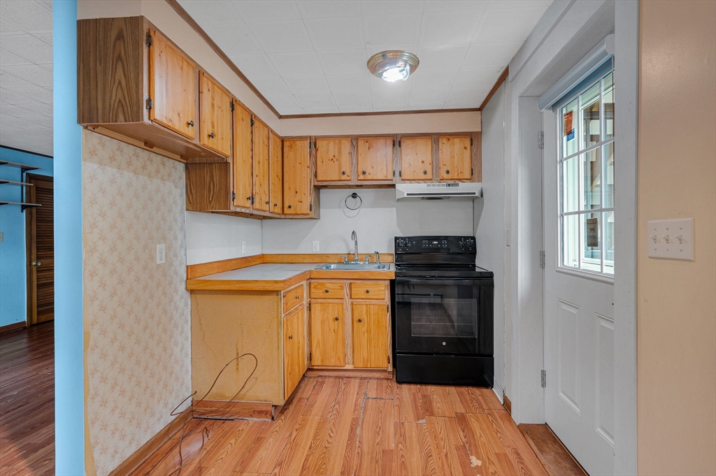 8 Austin Court, Unit B Saugus, MA 01906 - Photo 9 of 20