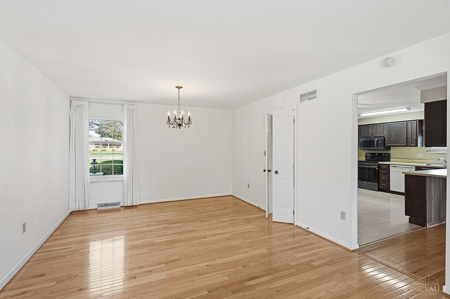 7999 Dimmick Road West Chester, OH 45241 - Photo 18 of 76