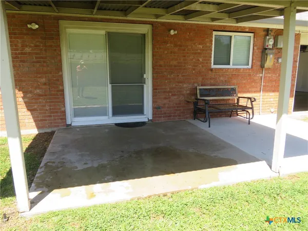 $1,975 | 1339 Mockingbird Lane, Seguin, TX 78155