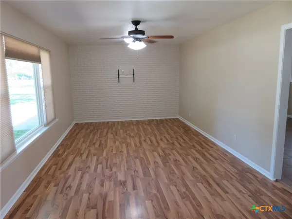 $1,975 | 1339 Mockingbird Lane, Seguin, TX 78155