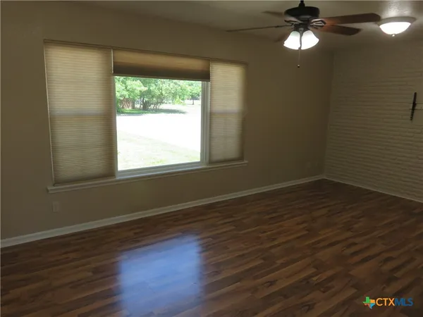 $1,975 | 1339 Mockingbird Lane, Seguin, TX 78155