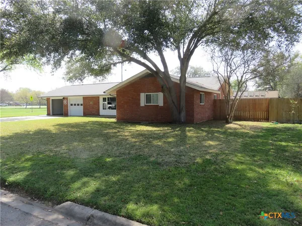 $1,975 | 1339 Mockingbird Lane, Seguin, TX 78155