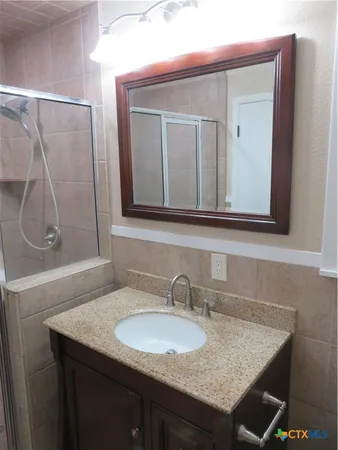 $1,975 | 1339 Mockingbird Lane, Seguin, TX 78155