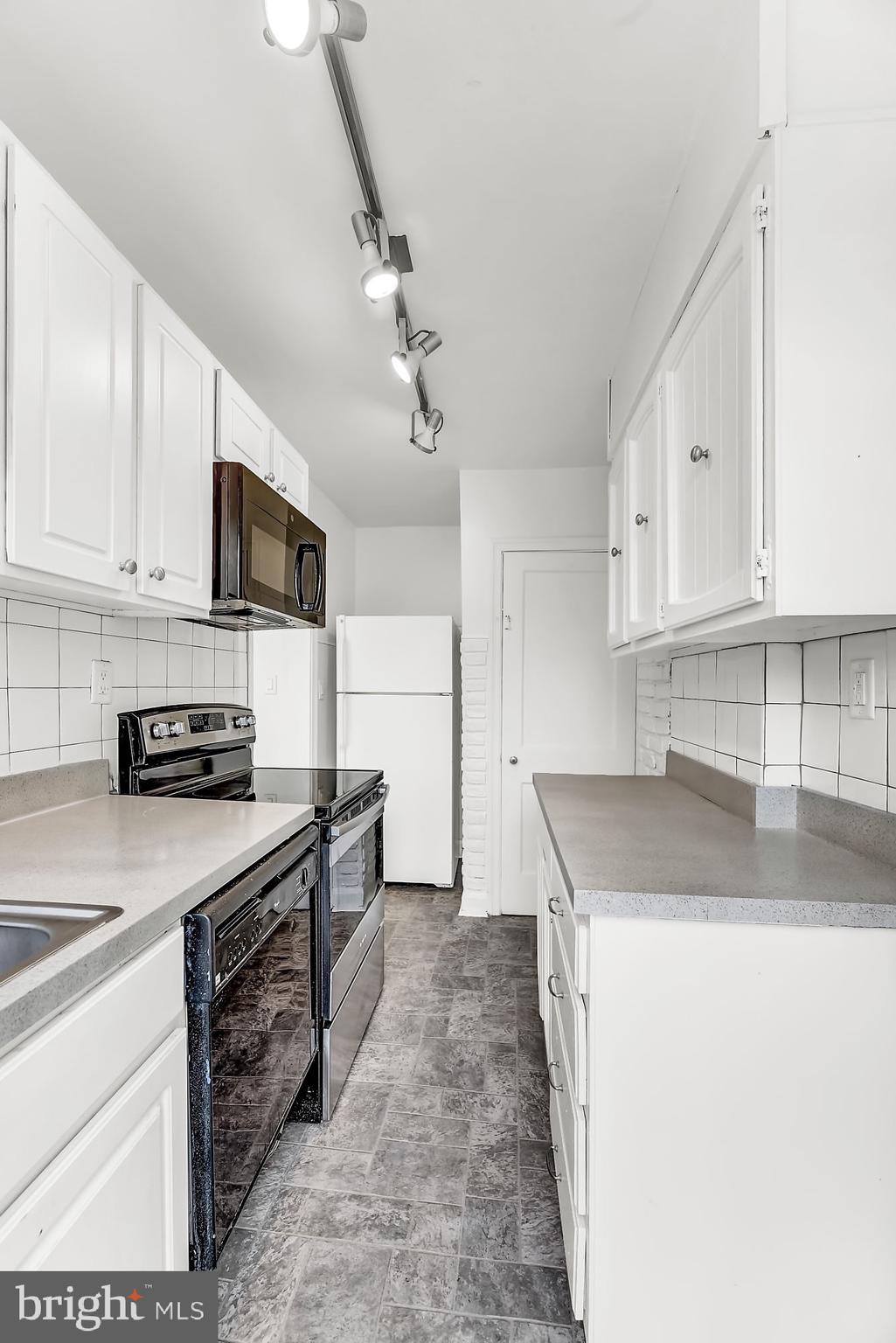 225 West Edgevale Road Baltimore, MD 21225 - Photo 13 of 25