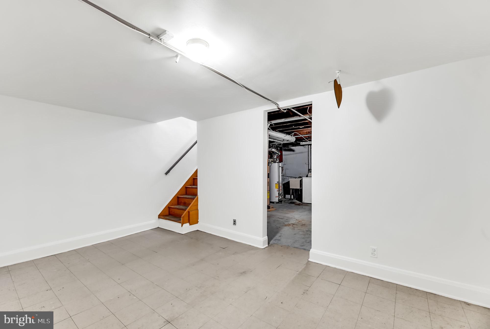 225 West Edgevale Road Baltimore, MD 21225 - Photo 22 of 25 Man Cave Potential!
