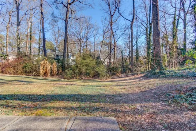 $835,000 | 200 Spalding Circle Northeast, Sandy Springs, GA 30328