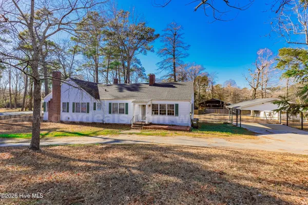 $230,000 | 725 East Southerland Street, Wallace, NC 28466