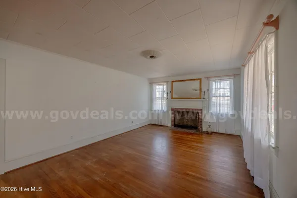 $230,000 | 725 East Southerland Street, Wallace, NC 28466