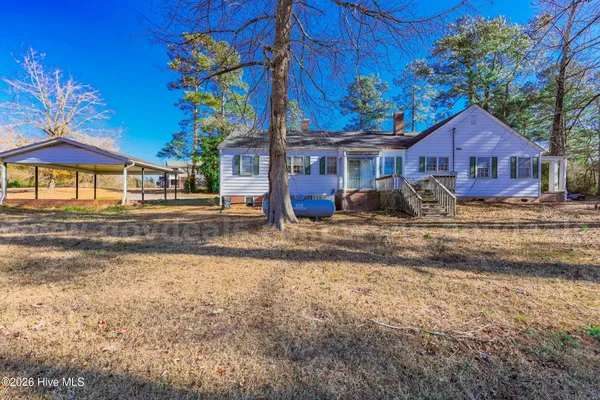 $230,000 | 725 East Southerland Street, Wallace, NC 28466