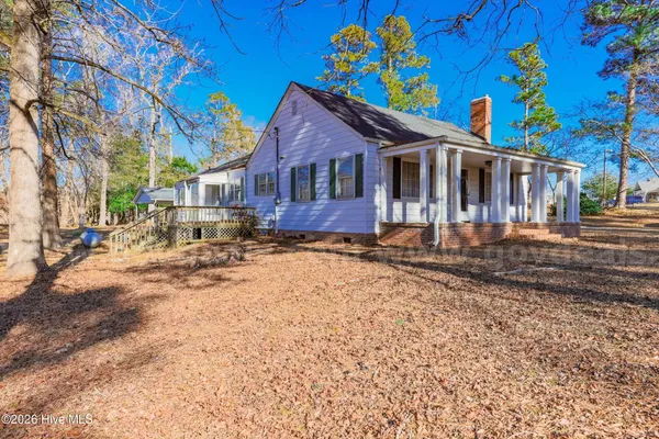 $230,000 | 725 East Southerland Street, Wallace, NC 28466