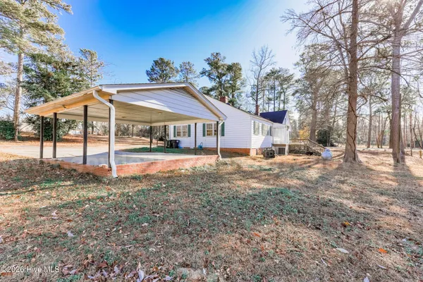 $230,000 | 725 East Southerland Street, Wallace, NC 28466