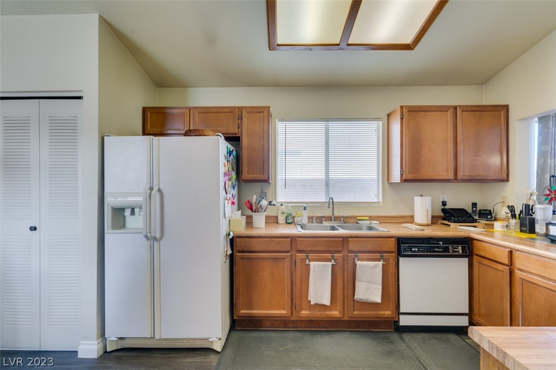 2802 Tortoise Court Henderson, NV 89074 - Photo 10 of 25