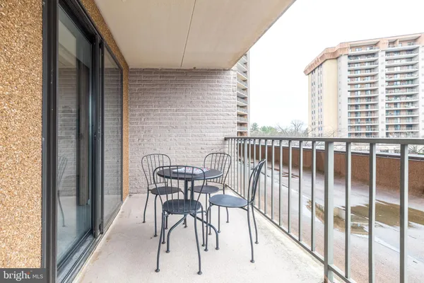 $400,000 | 10204 Valley Forge Circle, Unit 204, King of Prussia, PA 19406