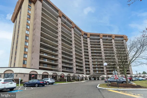 $400,000 | 10204 Valley Forge Circle, Unit 204, King of Prussia, PA 19406