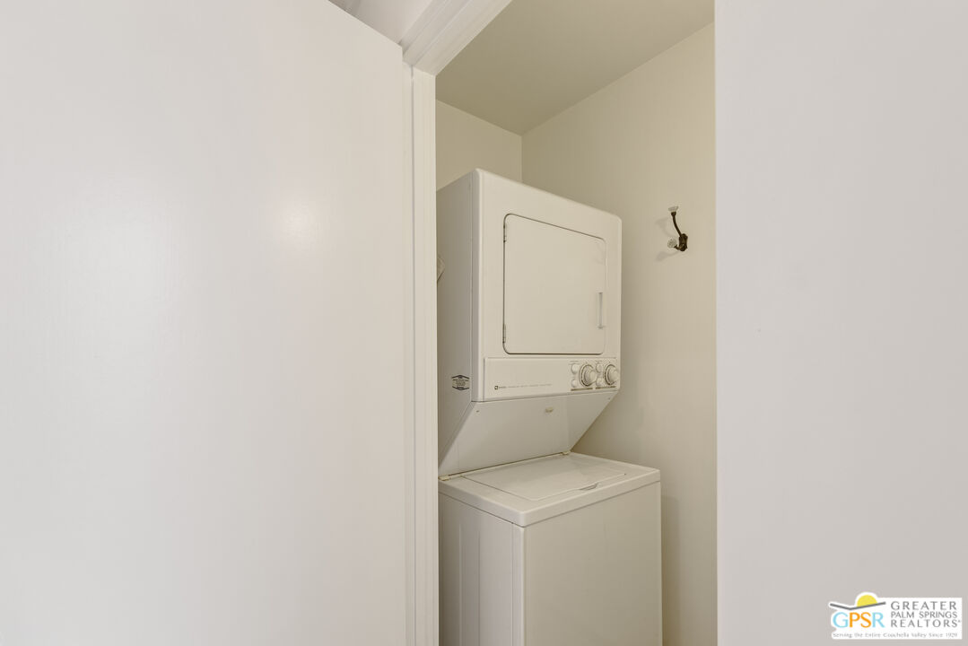 1847 Sandcliff Road Palm Springs, CA 92264 - Photo 31 of 43 Gallery Image 31