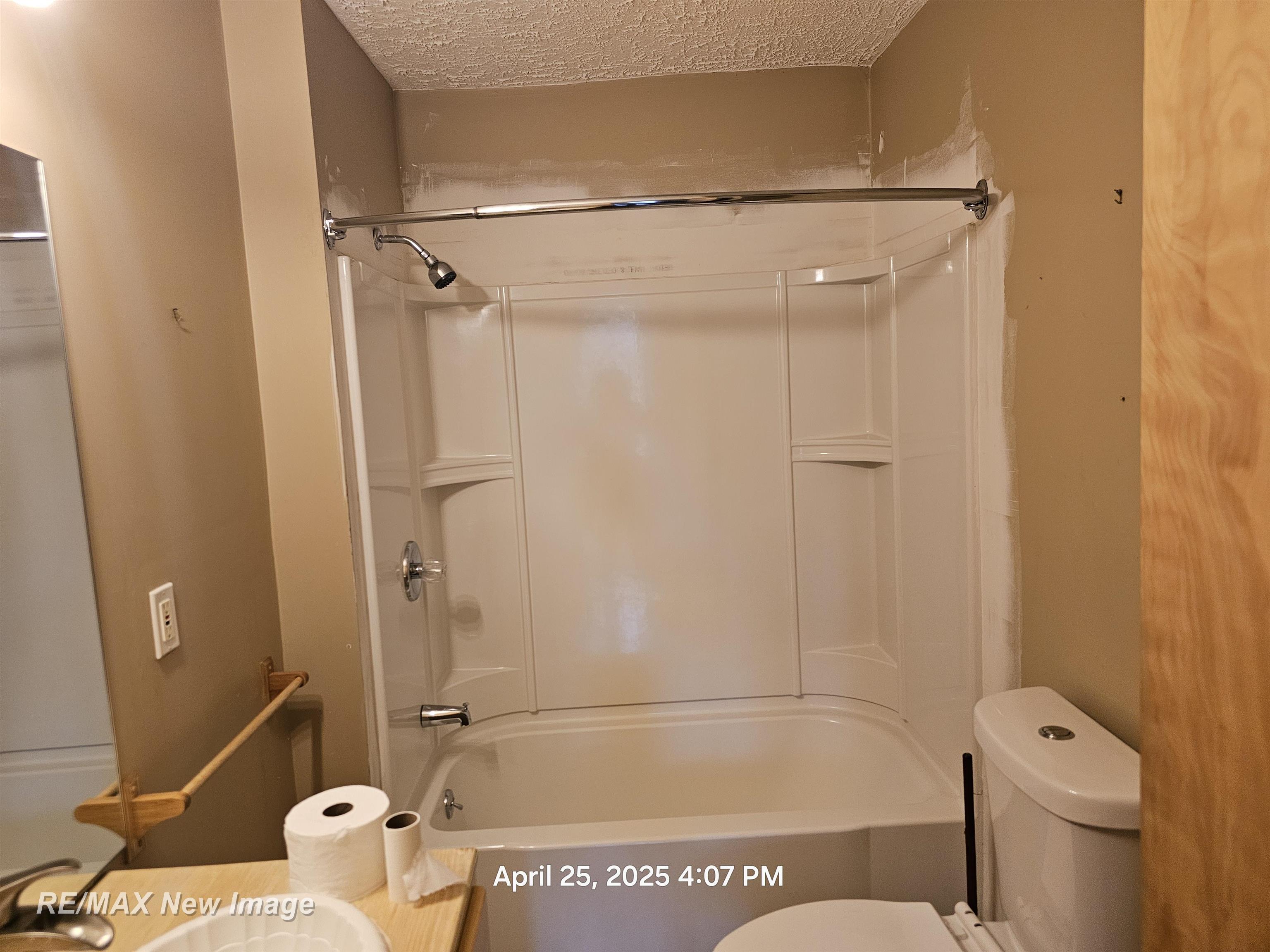 10114 East Madison Road St. Helen, MI 48656 - Photo 10 of 25 50172835-120ce4a6-abb0-4af1-bd42-5905435688aa.JPG