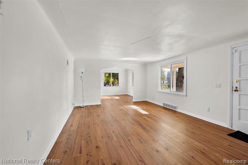 29842 Fort Road Rockwood, MI 48173 - Photo 21 of 42 Gallery Image 21