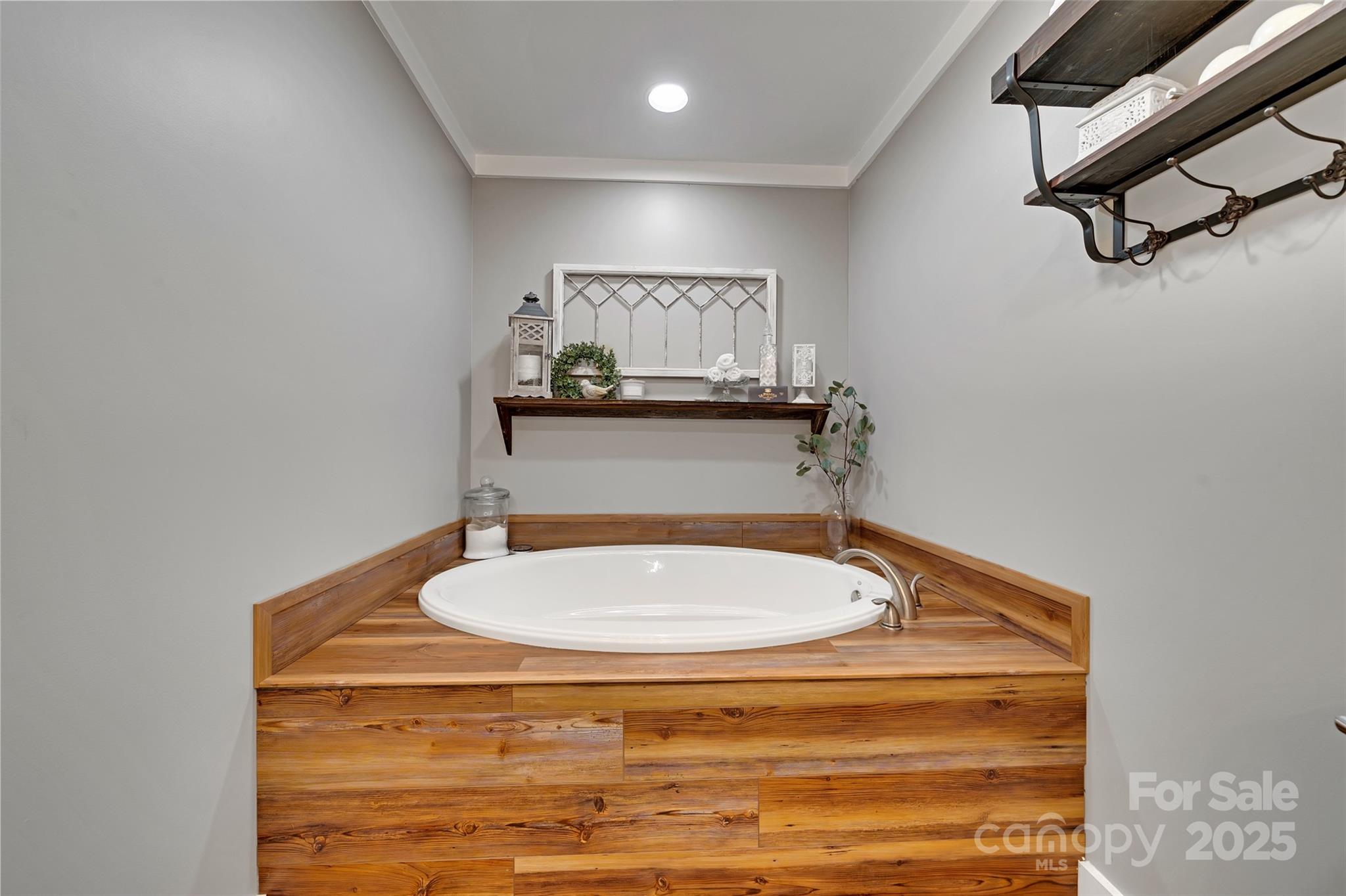 2201 Pigeon Roost Road Green Mountain, NC 28740 - Photo 19 of 36