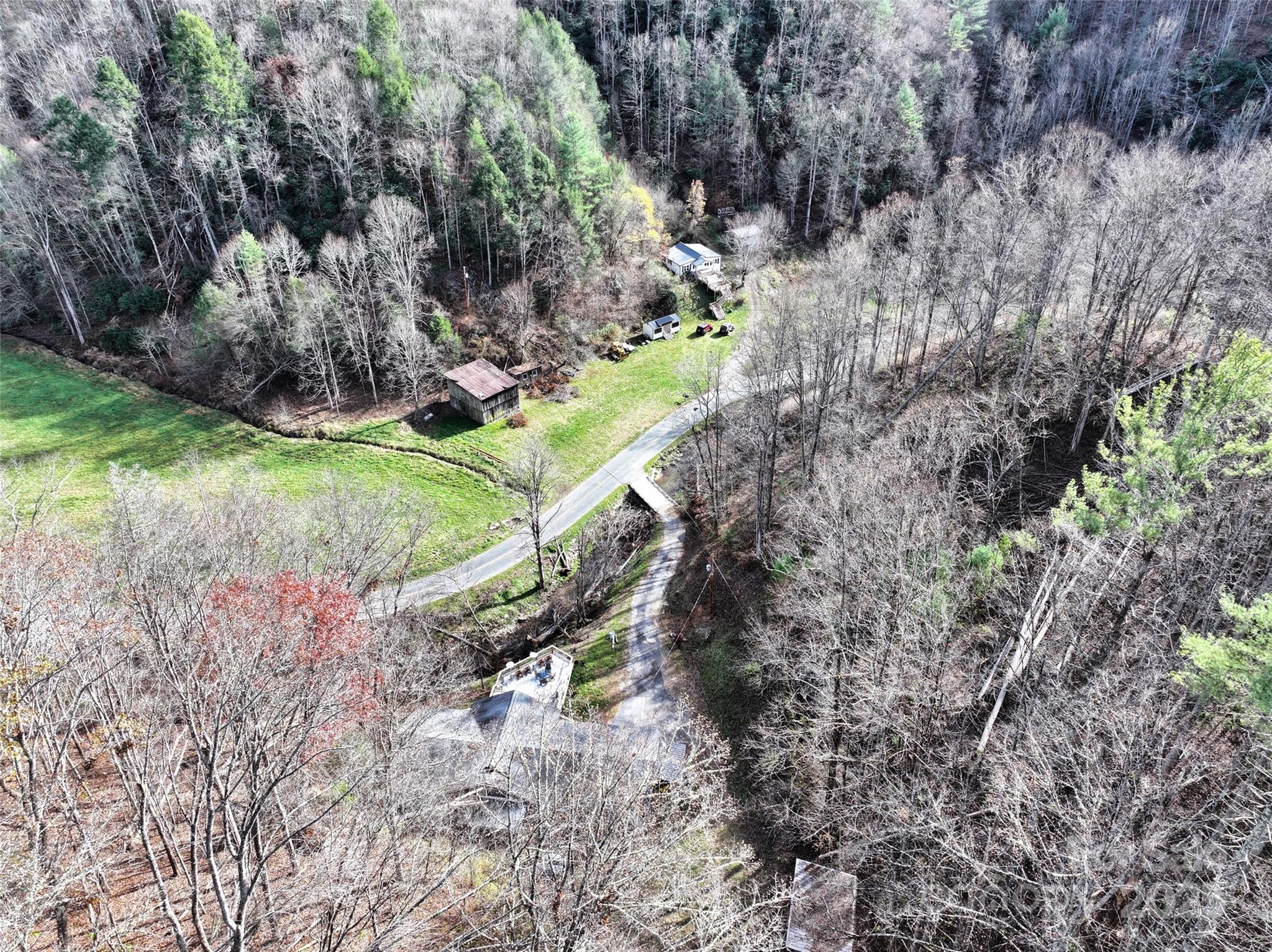 2201 Pigeon Roost Road Green Mountain, NC 28740 - Photo 28 of 36