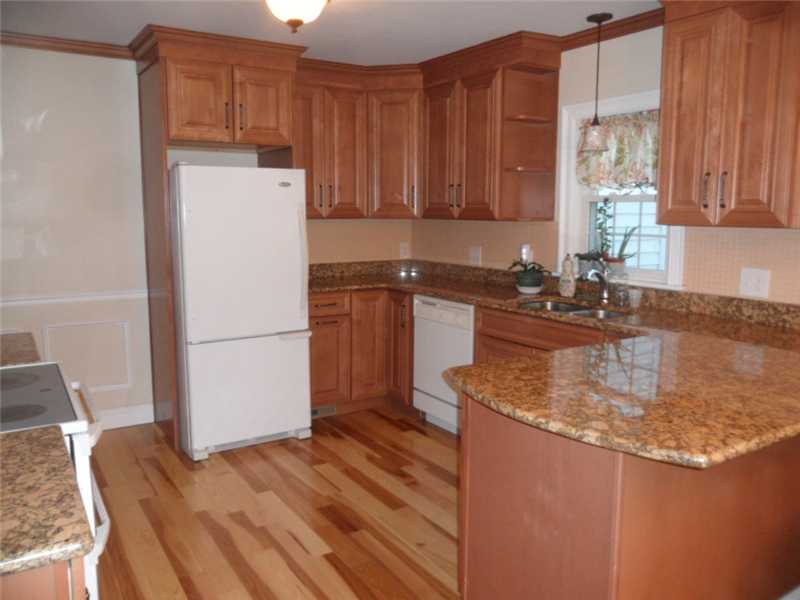 301 Crompton Road East Greenwich, RI 02818 - Photo 3 of 10 Kitchen.