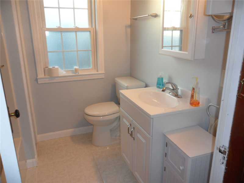 301 Crompton Road East Greenwich, RI 02818 - Photo 6 of 10 Bathroom.
