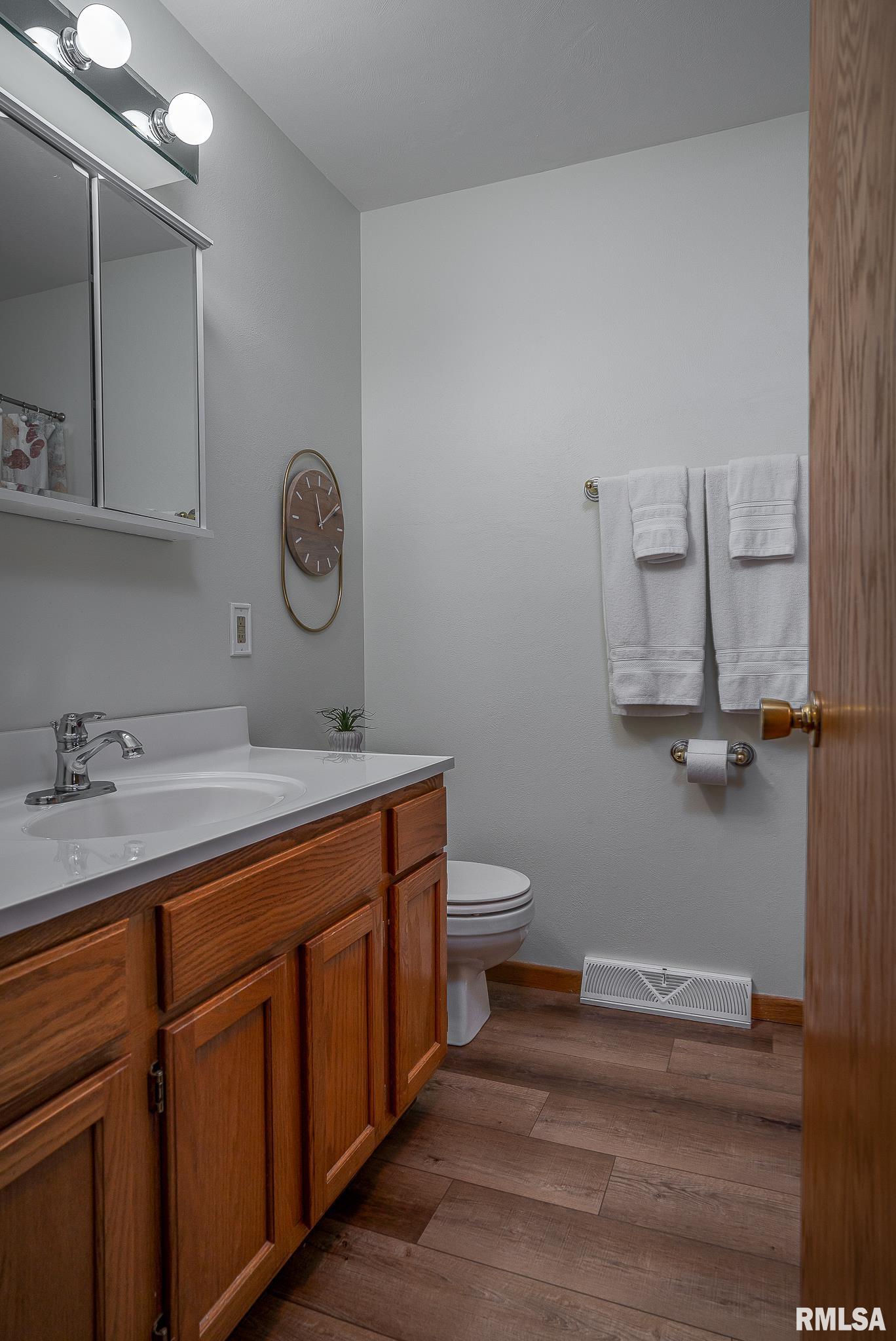 208 Westerfield Road Davenport, IA 52806 - Photo 16 of 22 Gallery Image 16