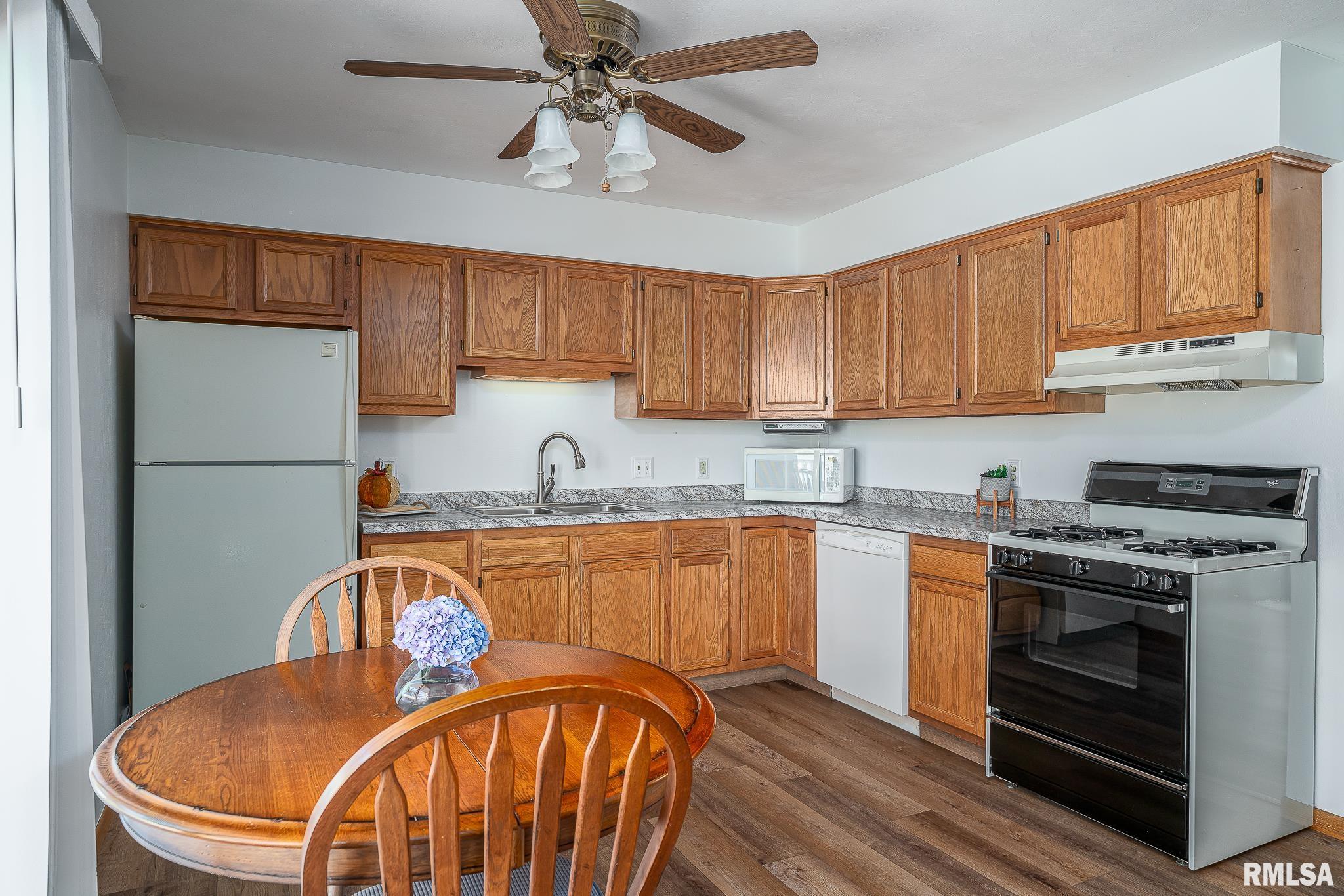 208 Westerfield Road Davenport, IA 52806 - Photo 7 of 22 Gallery Image 7
