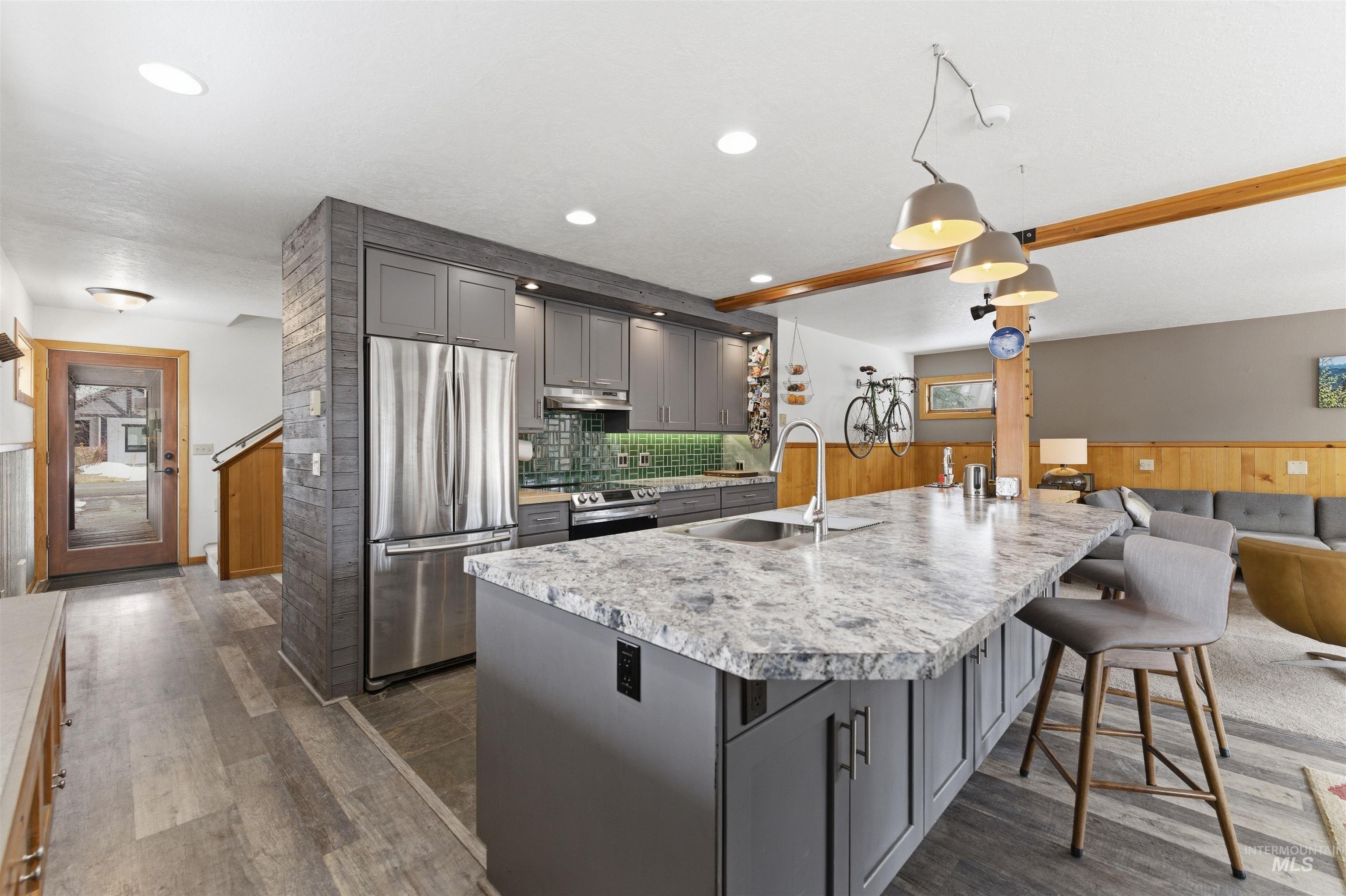 1658 Timber Circle McCall, ID 83638 - Photo 3 of 37