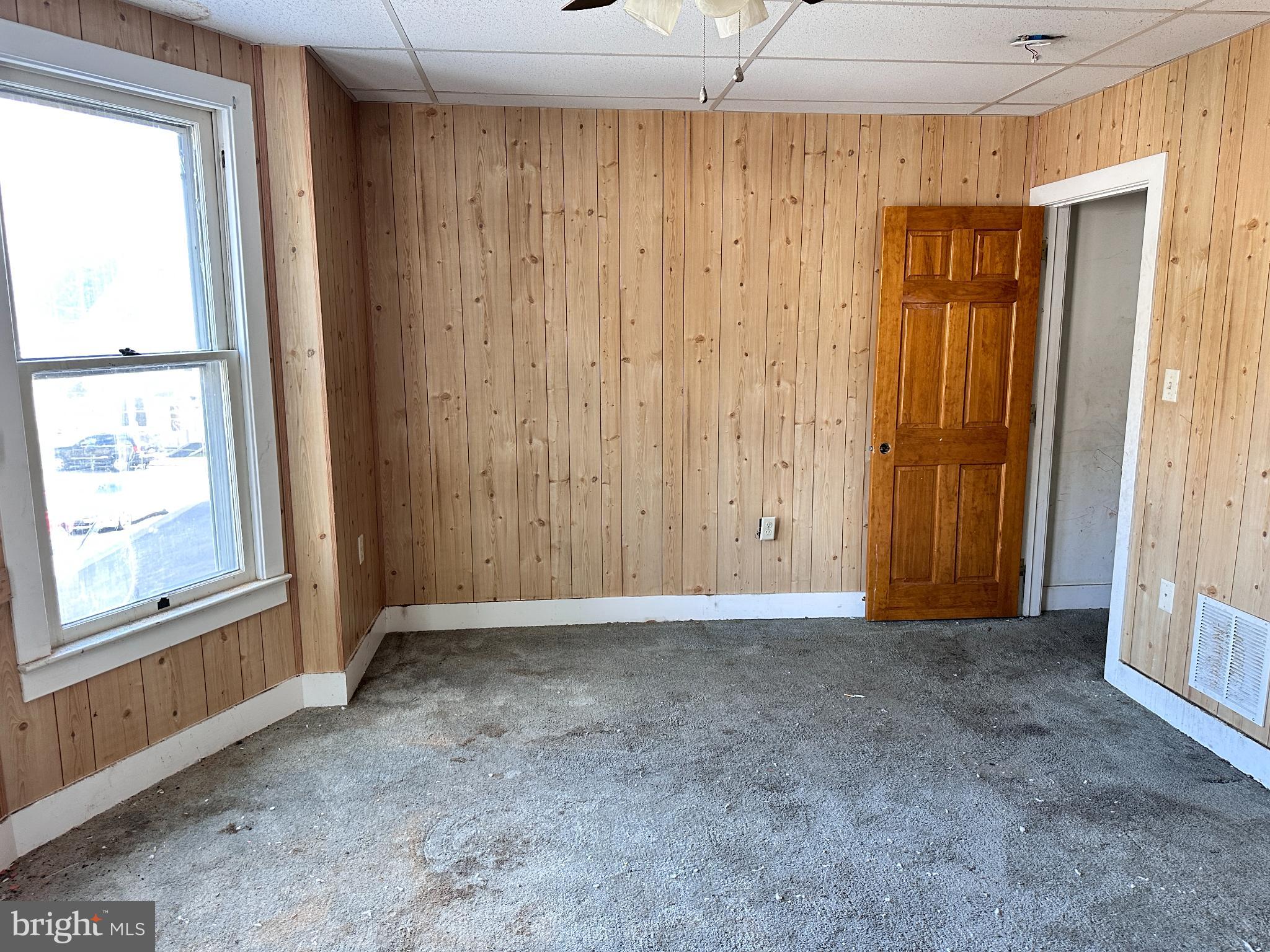 313 Park Avenue Lebanon, PA 17042 - Photo 16 of 22 an empty room with windows and closet area