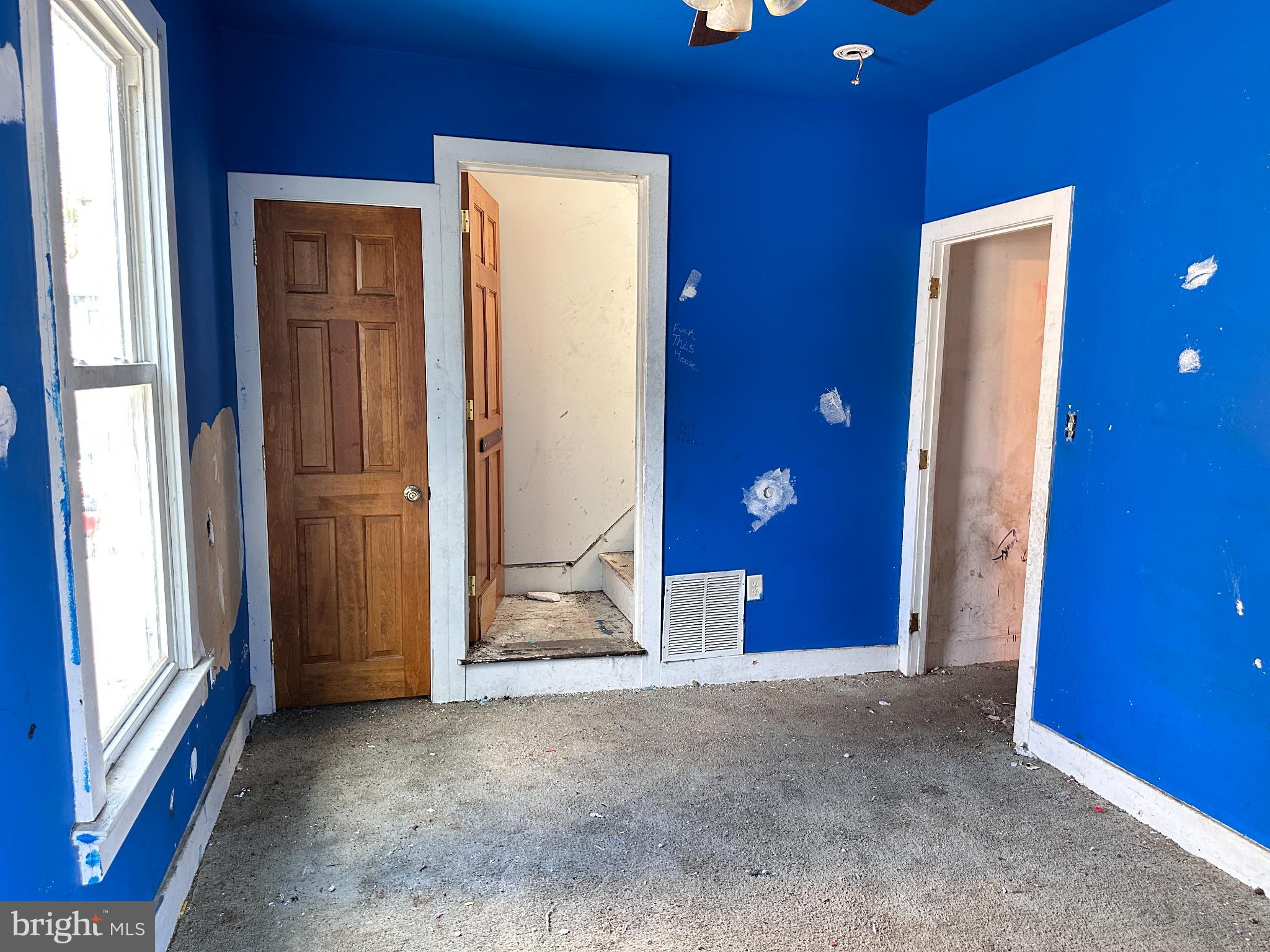 313 Park Avenue Lebanon, PA 17042 - Photo 21 of 22 a view of a room with window