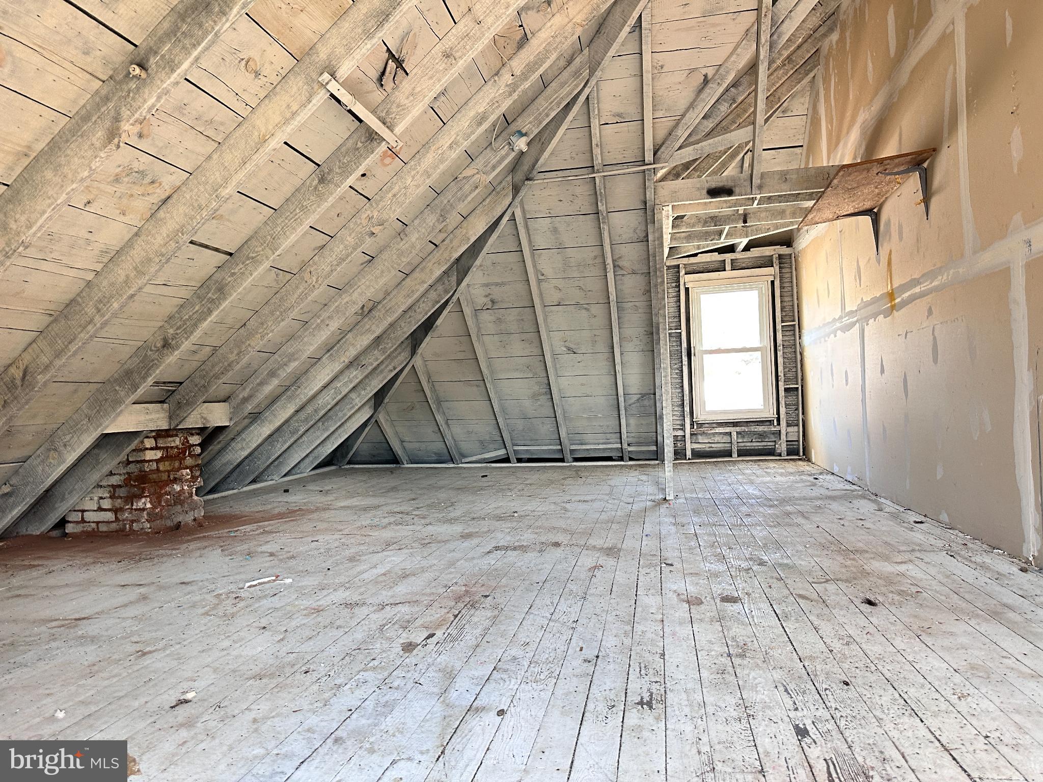 313 Park Avenue Lebanon, PA 17042 - Photo 22 of 22 a view of an empty room with wooden floor