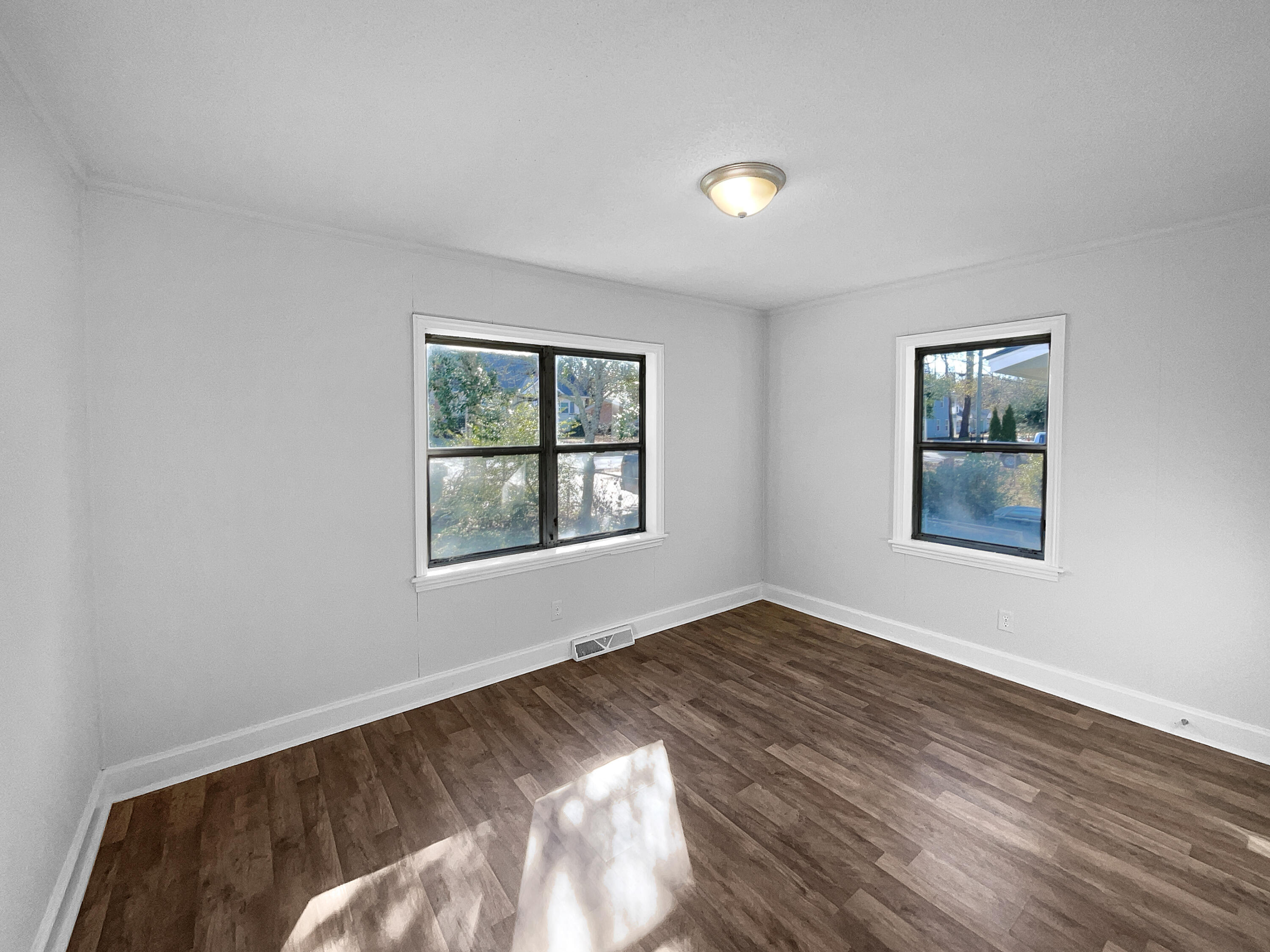 1104 Berkeley Street Hanahan, SC 29410 - Photo 5 of 18 listing_6