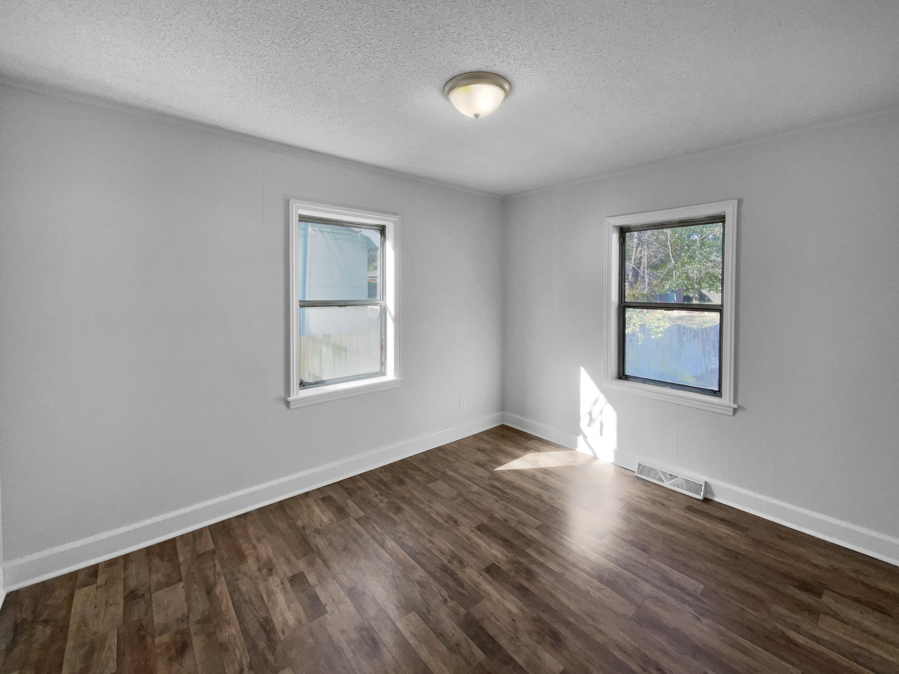 1104 Berkeley Street Hanahan, SC 29410 - Photo 10 of 18 listing_9