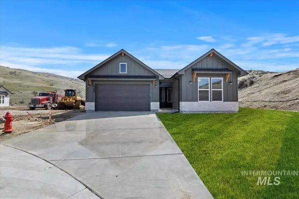 $562,500 | 6624 North Good Drive, Eagle, ID 83714
