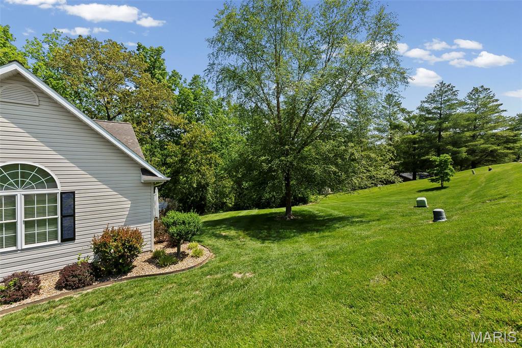 201 Estate Drive Chester, IL 62233 - Photo 14 of 47
