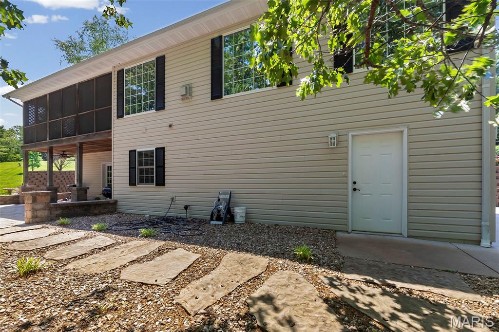 201 Estate Drive Chester, IL 62233 - Photo 8 of 47