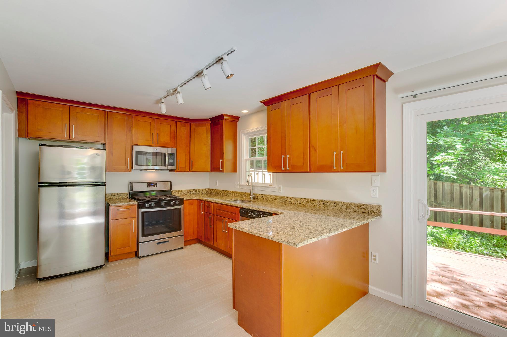 1509 Chatham Colony Court Reston, VA 20190 - Photo 3 of 34 kitchen