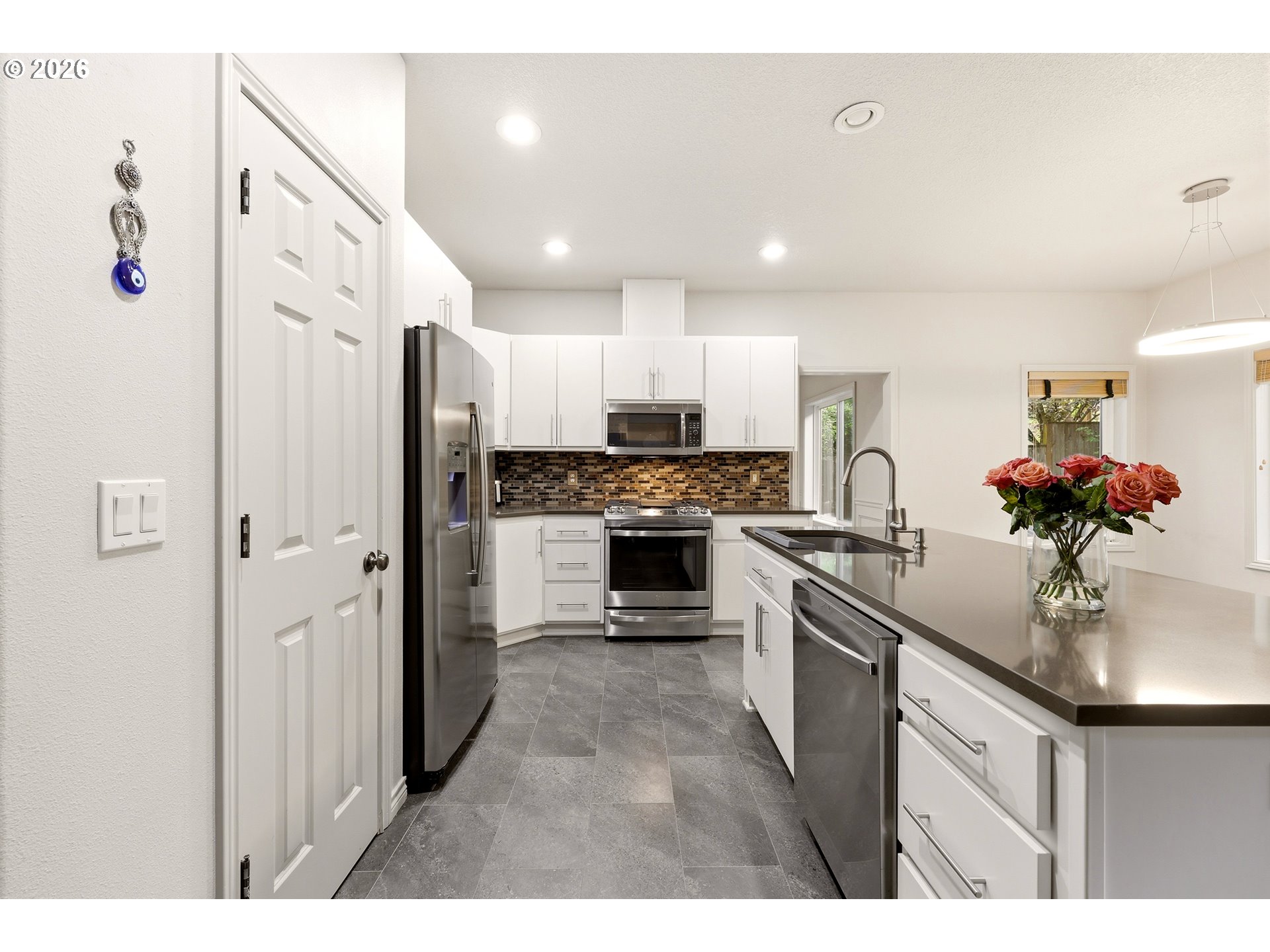 16210 Southwest Bray Lane Tigard, OR 97224 - Photo 14 of 47
