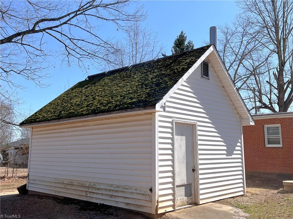 1519 Bunker Hill Sandy Ridge Road Kernersville, NC 27284 - Photo 25 of 28 Storage building