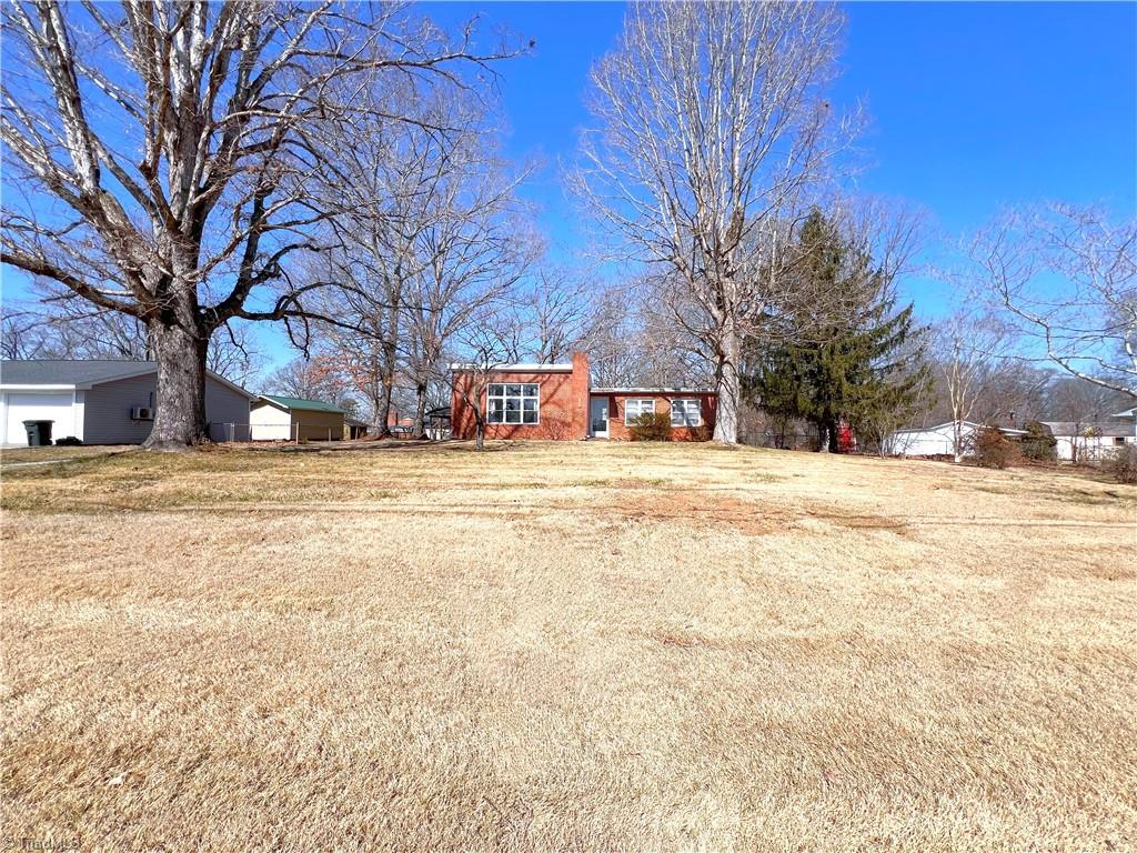1519 Bunker Hill Sandy Ridge Road Kernersville, NC 27284 - Photo 27 of 28 Front yard with mature trees