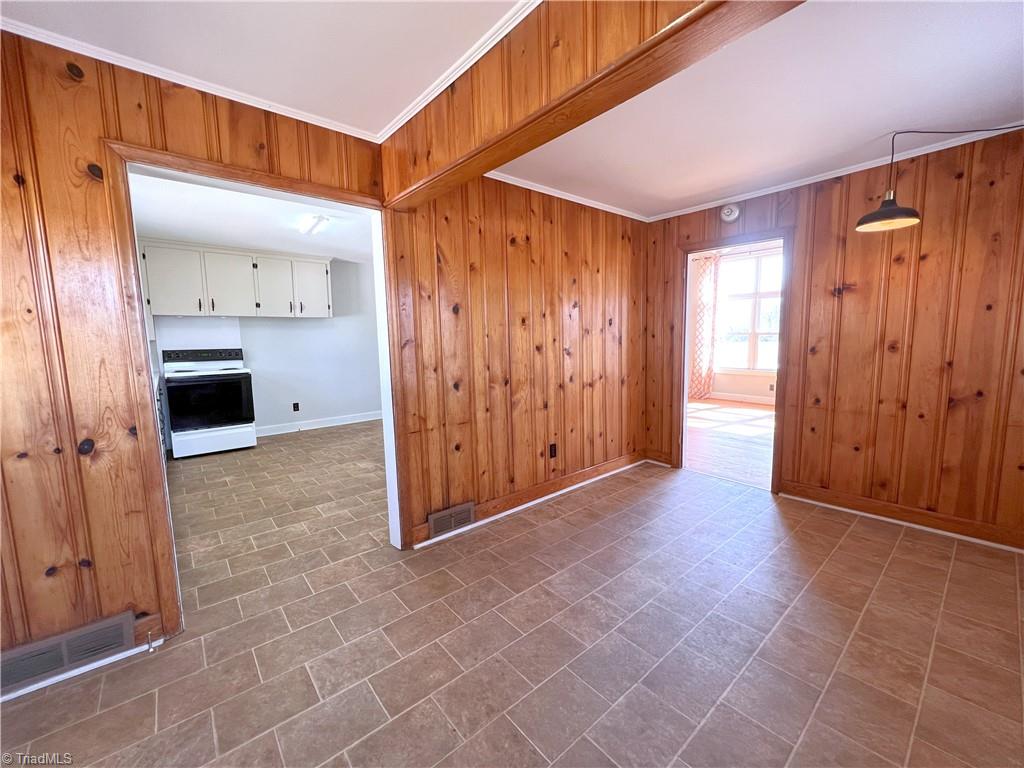 1519 Bunker Hill Sandy Ridge Road Kernersville, NC 27284 - Photo 8 of 28 Dining room and laundry room