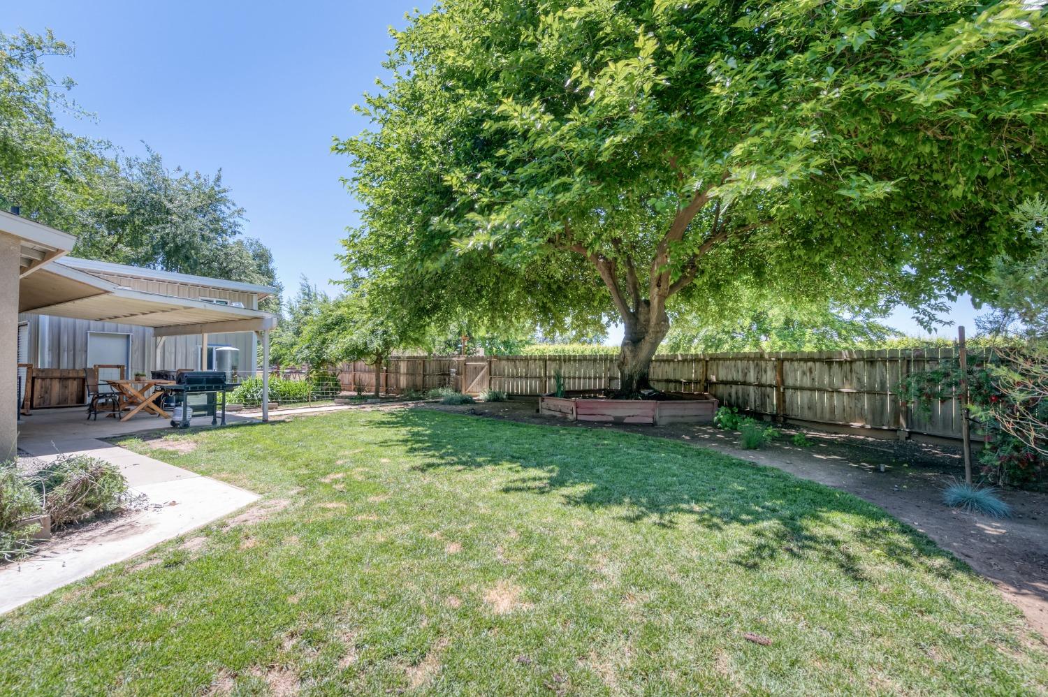 16962 East Trimmer Springs Road Sanger, CA 93657 - Photo 23 of 49 Gallery Image 23