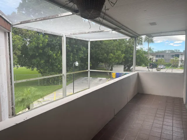 $1,600 | 4 West Greenway Drive, Unit 201, Royal Palm Beach, FL 33411