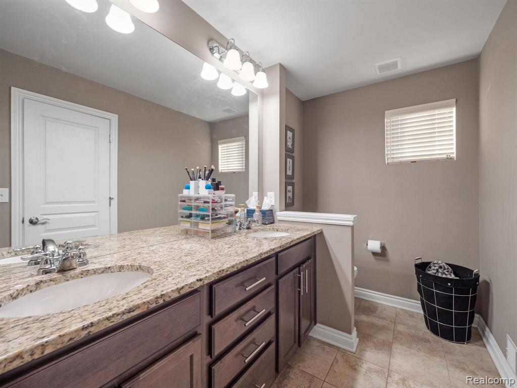 2665 Helmsdale Circle Rochester Hills, MI 48307 - Photo 25 of 33