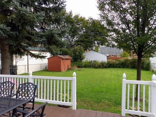 7911 Merrick Street Taylor, MI 48180 - Photo 9 of 42 09. NICE SIZE LOT!